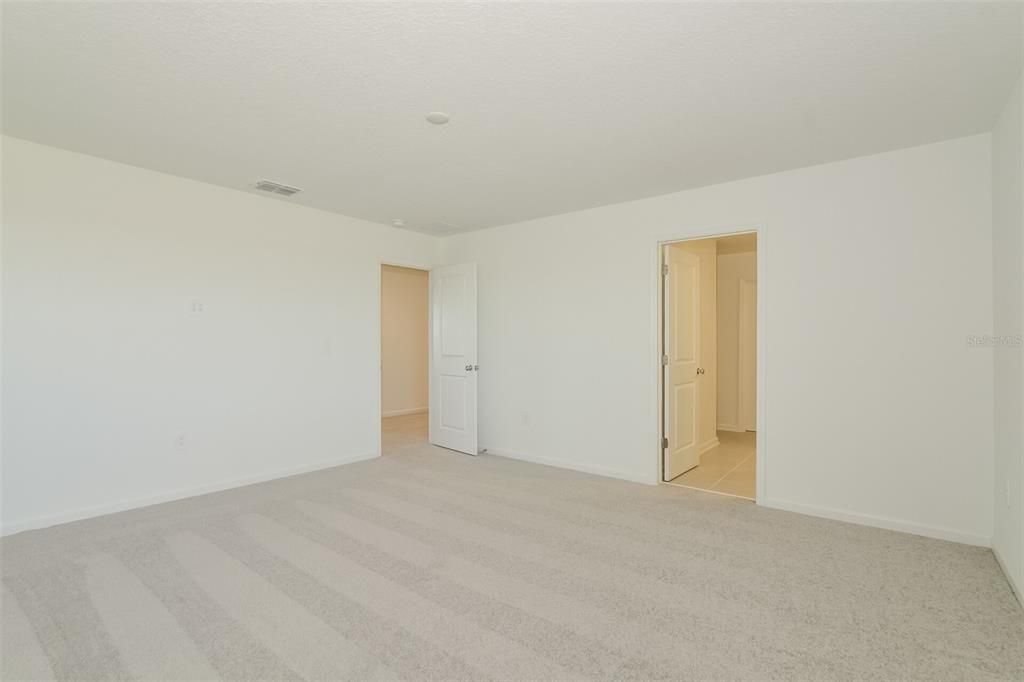 For Rent: $2,195 (5 beds, 2 baths, 2451 Square Feet)