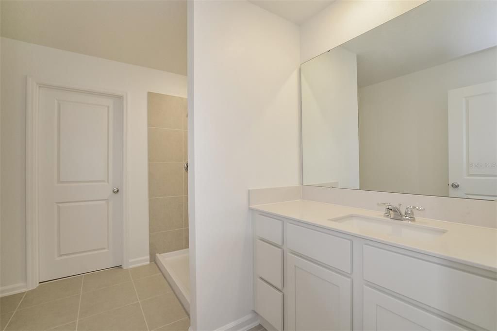 For Rent: $2,195 (5 beds, 2 baths, 2451 Square Feet)