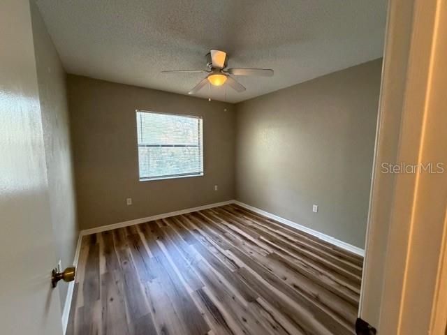 For Rent: $1,100 (2 beds, 1 baths, 864 Square Feet)