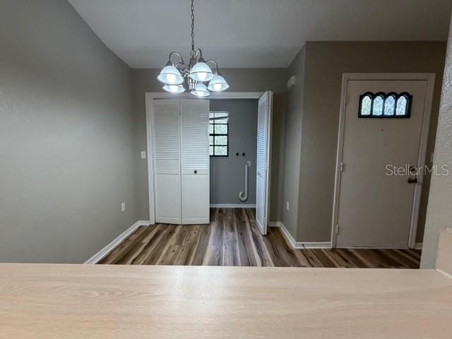 For Rent: $1,100 (2 beds, 1 baths, 864 Square Feet)