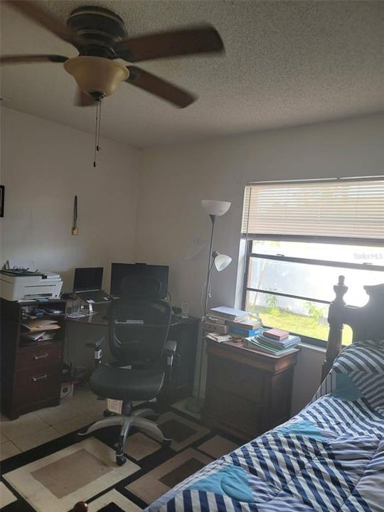 待售: $215,000 (2 贝兹, 2 浴室, 930 平方英尺)