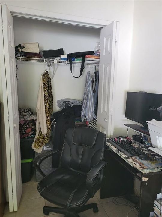 待售: $215,000 (2 贝兹, 2 浴室, 930 平方英尺)