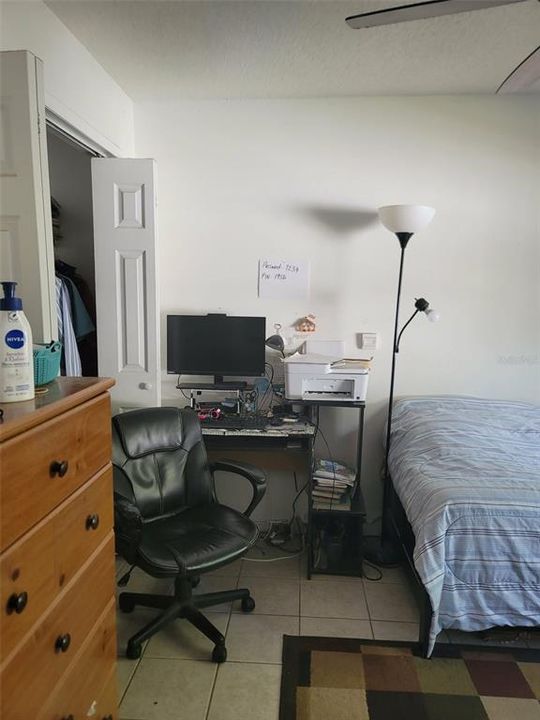 待售: $215,000 (2 贝兹, 2 浴室, 930 平方英尺)