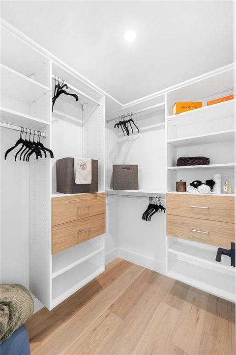 For Sale: $2,190,000 (4 beds, 3 baths, 2529 Square Feet)