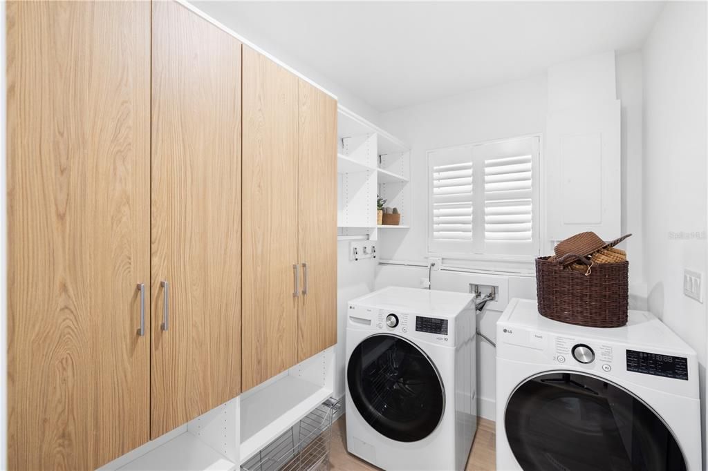 For Sale: $2,190,000 (4 beds, 3 baths, 2529 Square Feet)