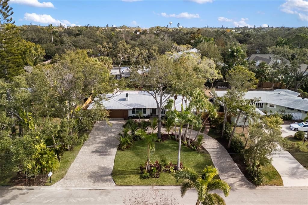 For Sale: $2,190,000 (4 beds, 3 baths, 2529 Square Feet)