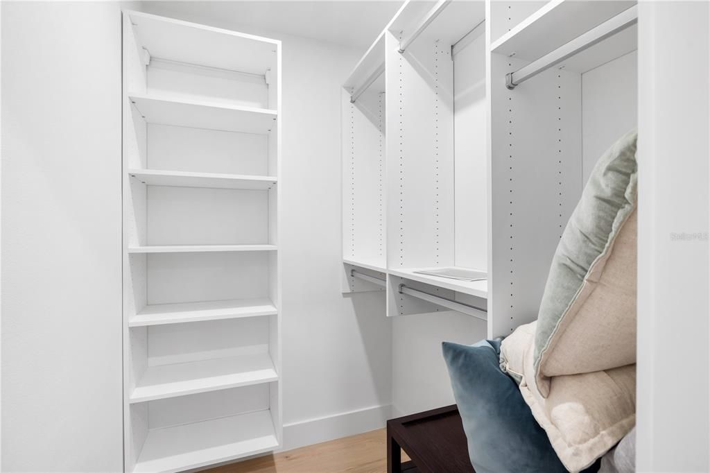 For Sale: $2,190,000 (4 beds, 3 baths, 2529 Square Feet)