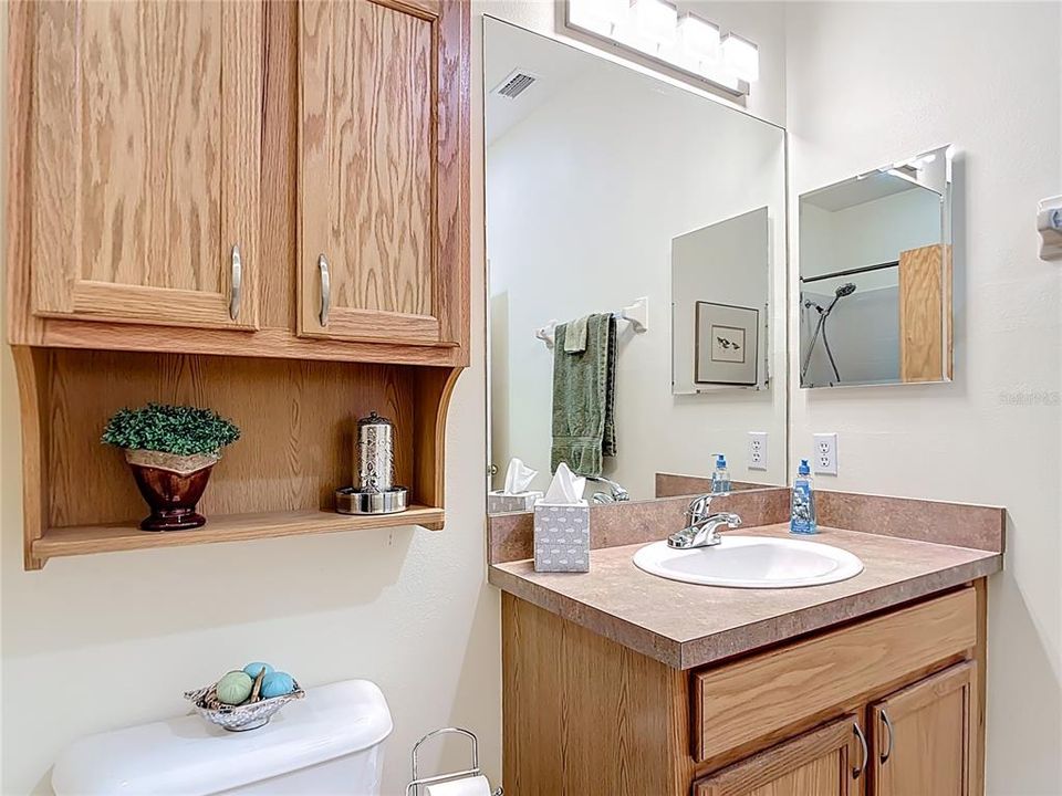 На продажу: $238,000 (2 спален, 2 ванн, 1268 Квадратных фут)