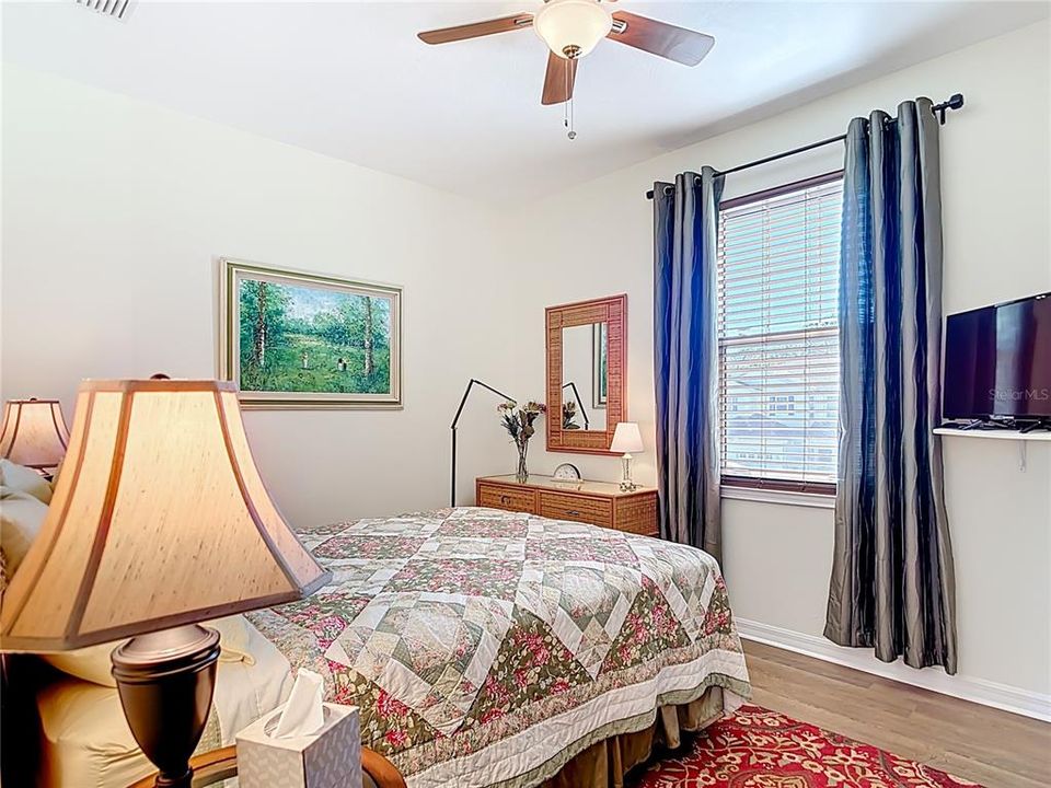 На продажу: $238,000 (2 спален, 2 ванн, 1268 Квадратных фут)