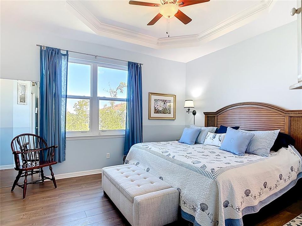 На продажу: $238,000 (2 спален, 2 ванн, 1268 Квадратных фут)