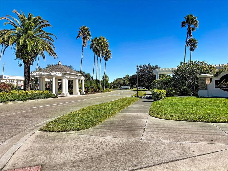 На продажу: $238,000 (2 спален, 2 ванн, 1268 Квадратных фут)