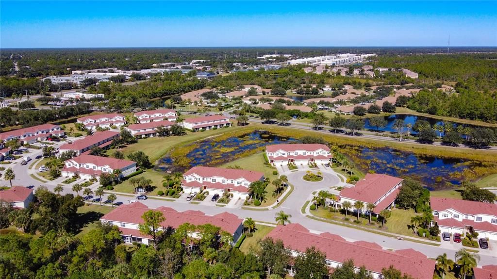 На продажу: $238,000 (2 спален, 2 ванн, 1268 Квадратных фут)