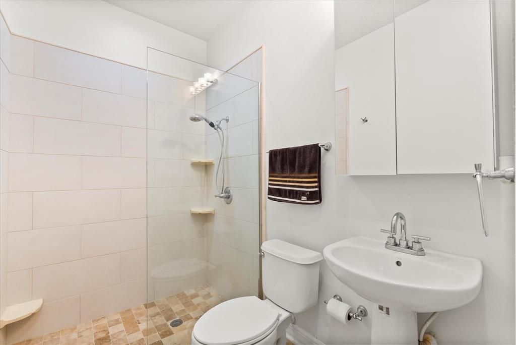 For Rent: $5,470 (5 beds, 3 baths, 3290 Square Feet)