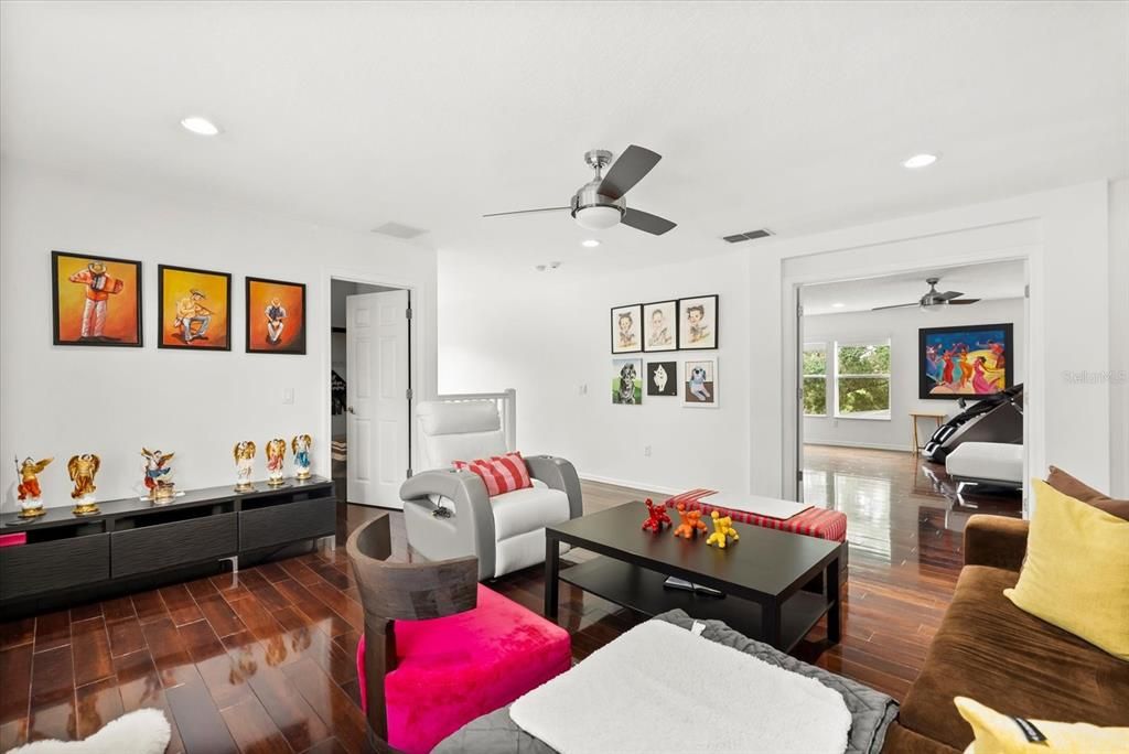 For Rent: $5,470 (5 beds, 3 baths, 3290 Square Feet)