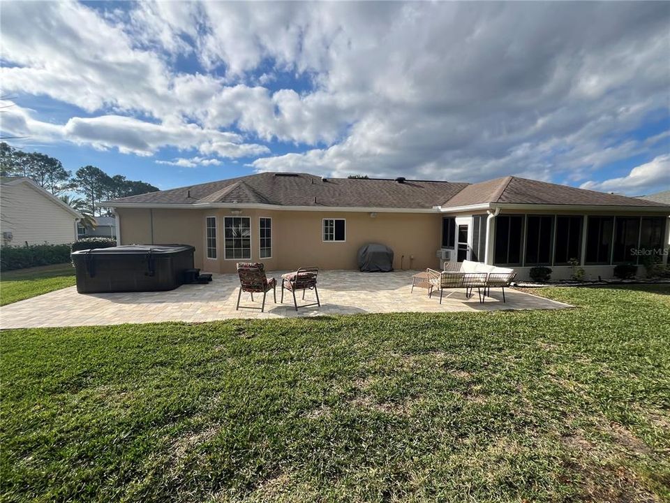 待售: $299,900 (2 贝兹, 2 浴室, 1537 平方英尺)