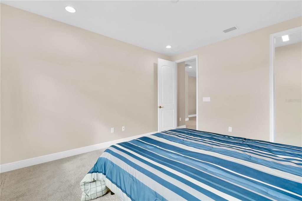 En Venta: $1,149,000 (5 camas, 5 baños, 3747 Pies cuadrados)