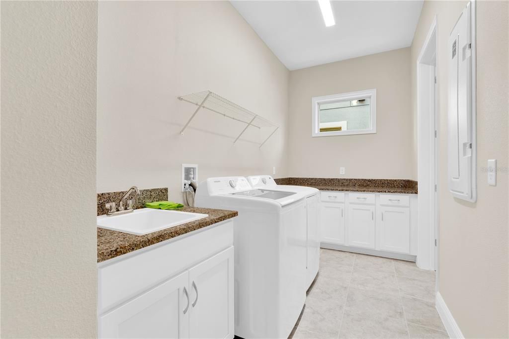 En Venta: $1,149,000 (5 camas, 5 baños, 3747 Pies cuadrados)