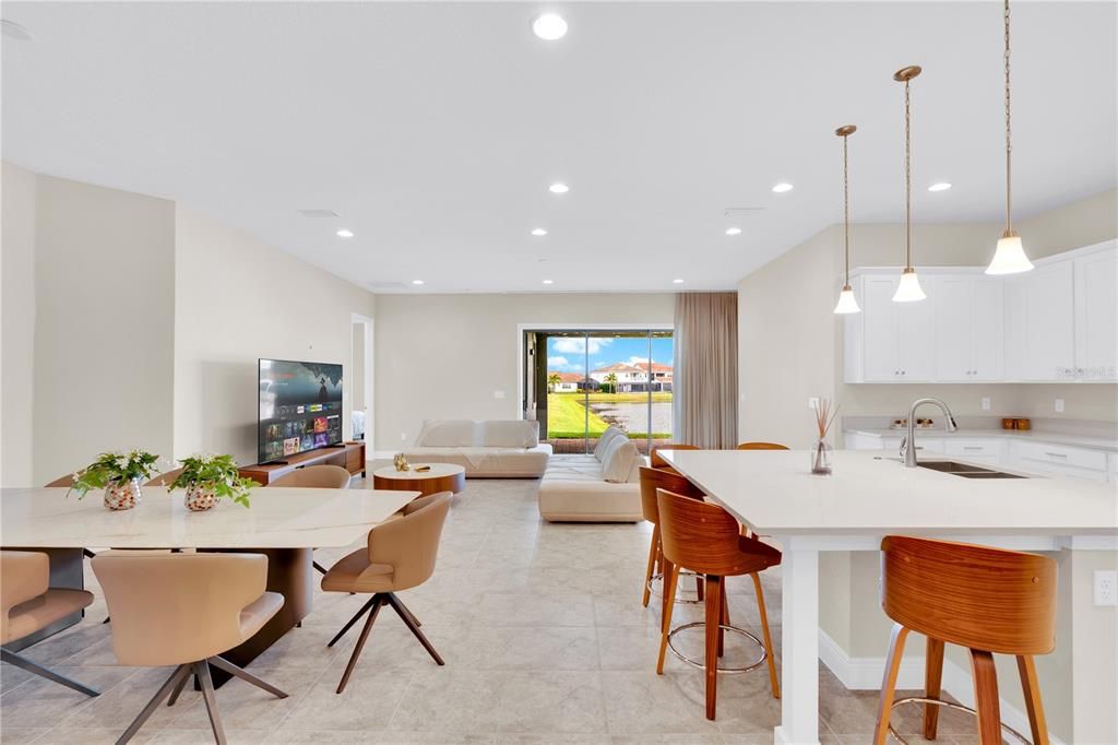 En Venta: $1,149,000 (5 camas, 5 baños, 3747 Pies cuadrados)