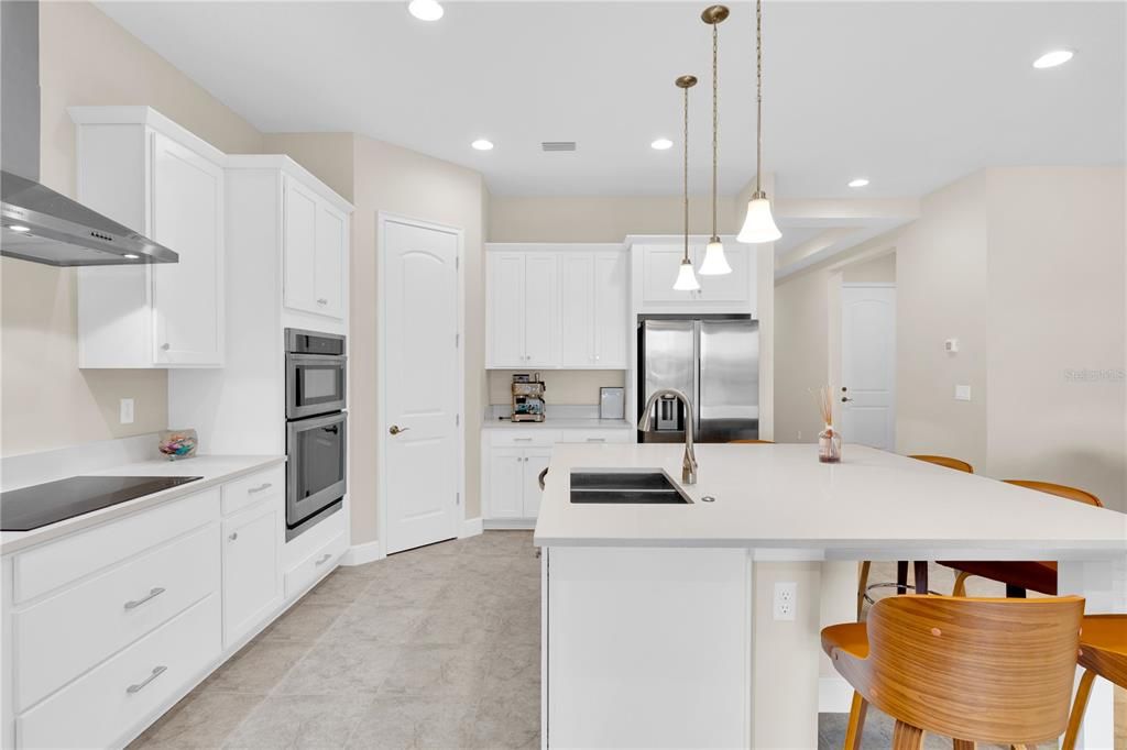 En Venta: $1,149,000 (5 camas, 5 baños, 3747 Pies cuadrados)