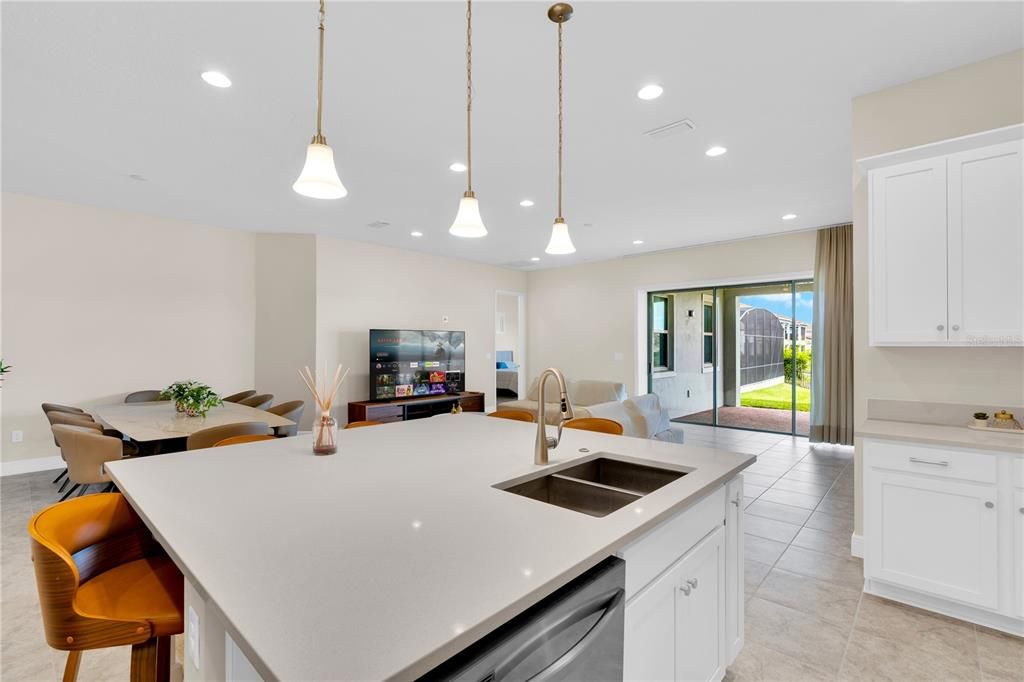 En Venta: $1,149,000 (5 camas, 5 baños, 3747 Pies cuadrados)