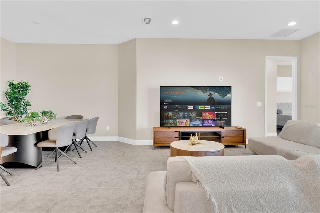 En Venta: $1,149,000 (5 camas, 5 baños, 3747 Pies cuadrados)