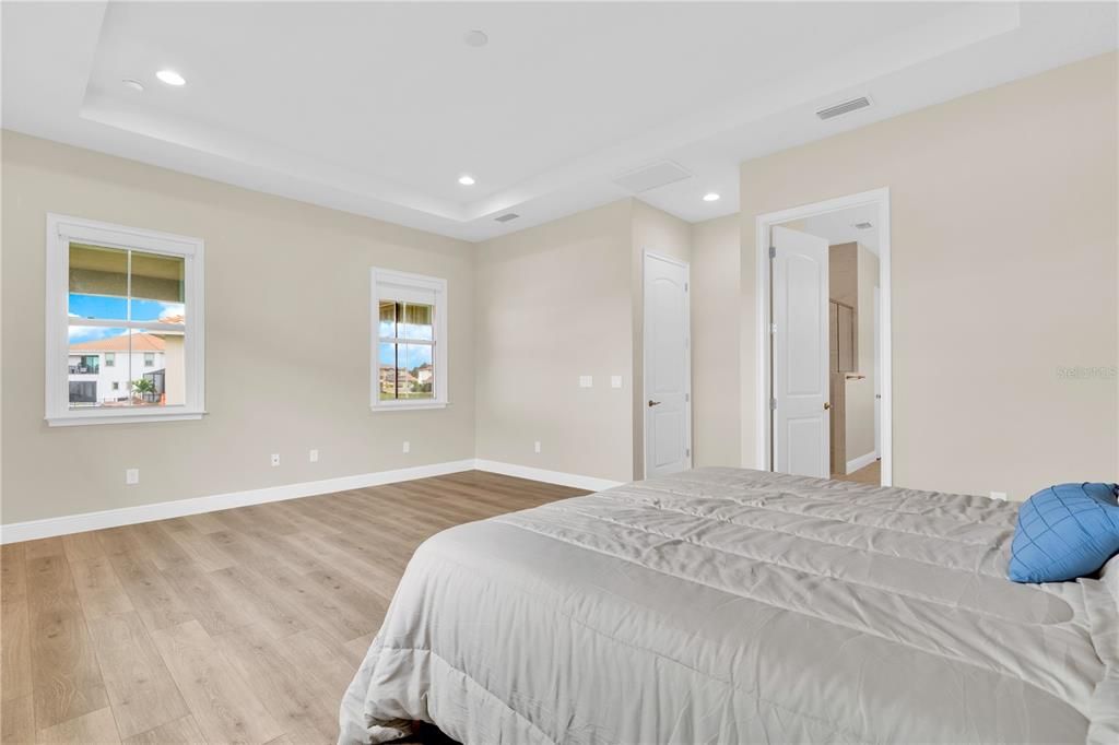 En Venta: $1,149,000 (5 camas, 5 baños, 3747 Pies cuadrados)