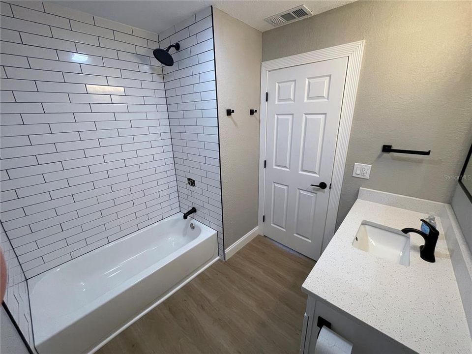 待售: $769,000 (4 贝兹, 3 浴室, 1749 平方英尺)