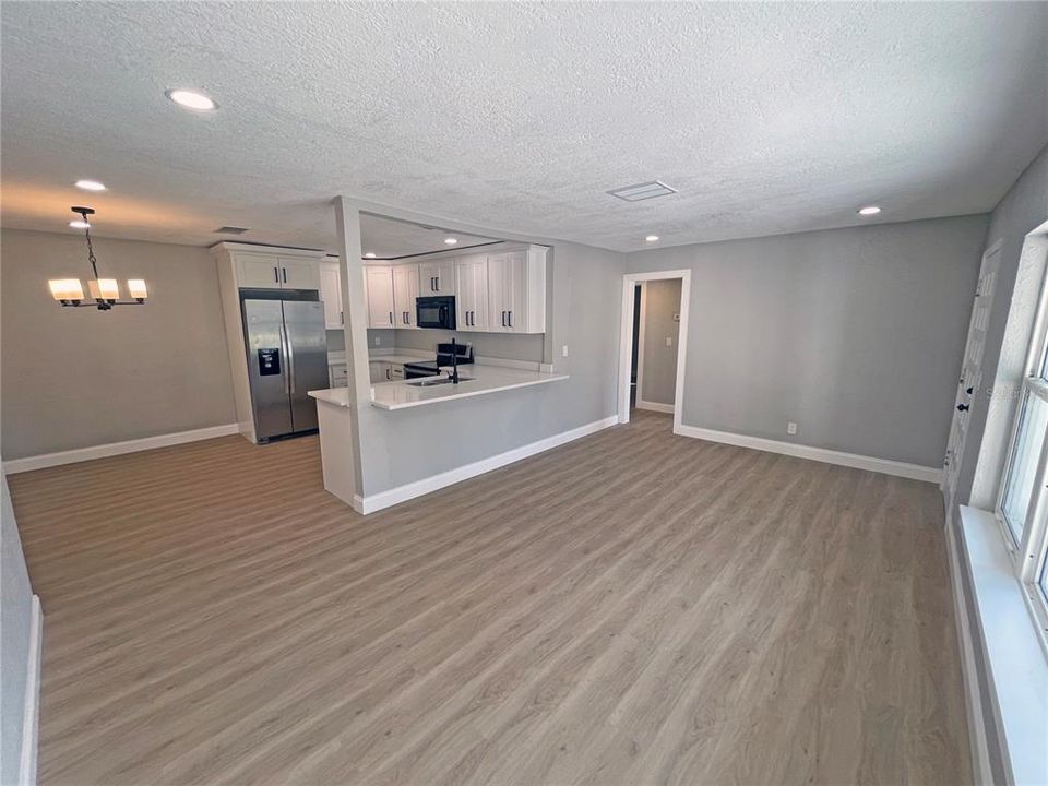 待售: $769,000 (4 贝兹, 3 浴室, 1749 平方英尺)