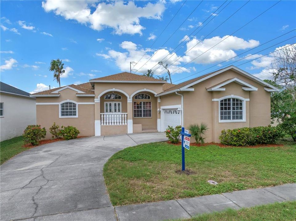 For Sale: $775,000 (4 beds, 3 baths, 2633 Square Feet)