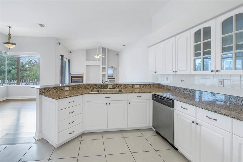 For Sale: $775,000 (4 beds, 3 baths, 2633 Square Feet)