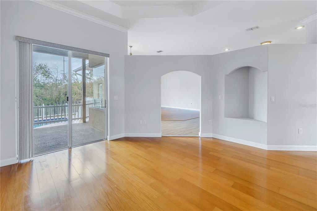 For Sale: $775,000 (4 beds, 3 baths, 2633 Square Feet)