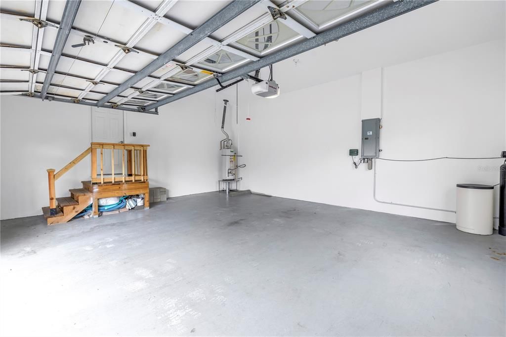 For Sale: $775,000 (4 beds, 3 baths, 2633 Square Feet)