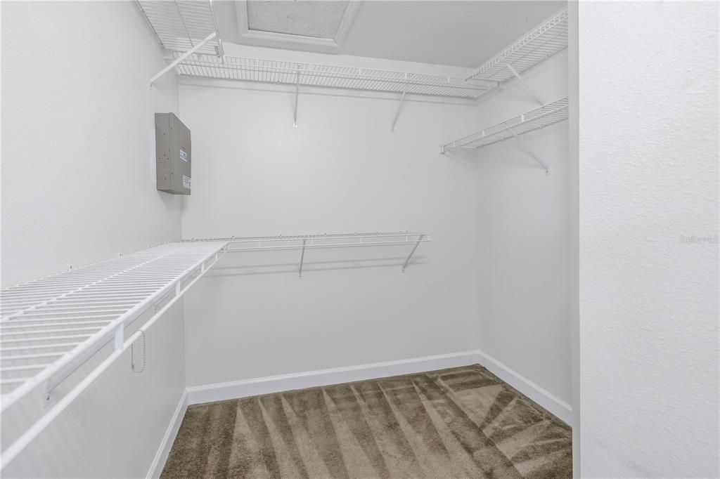 For Sale: $775,000 (4 beds, 3 baths, 2633 Square Feet)