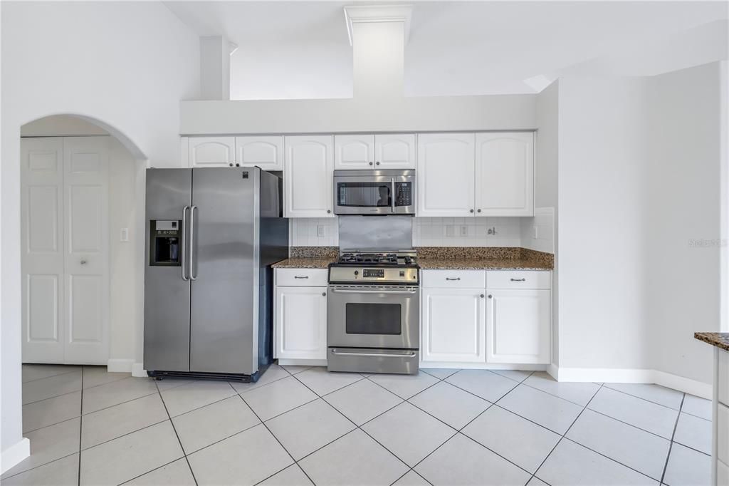 For Sale: $775,000 (4 beds, 3 baths, 2633 Square Feet)