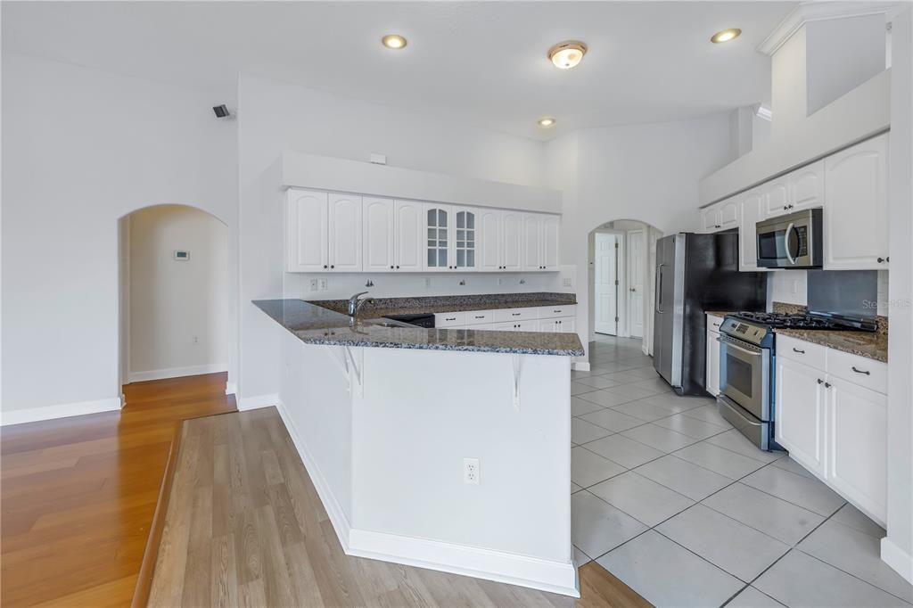 For Sale: $775,000 (4 beds, 3 baths, 2633 Square Feet)