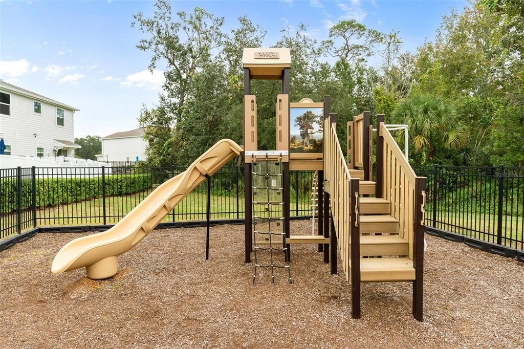 For Rent: $2,150 (3 beds, 2 baths, 1848 Square Feet)