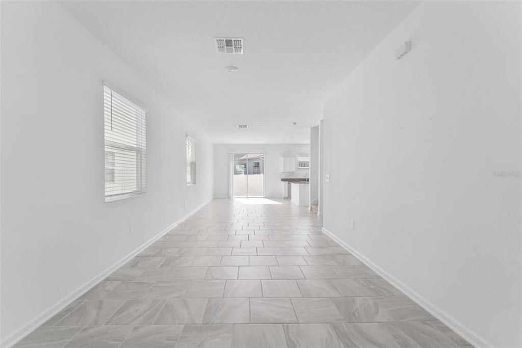 For Rent: $2,150 (3 beds, 2 baths, 1848 Square Feet)