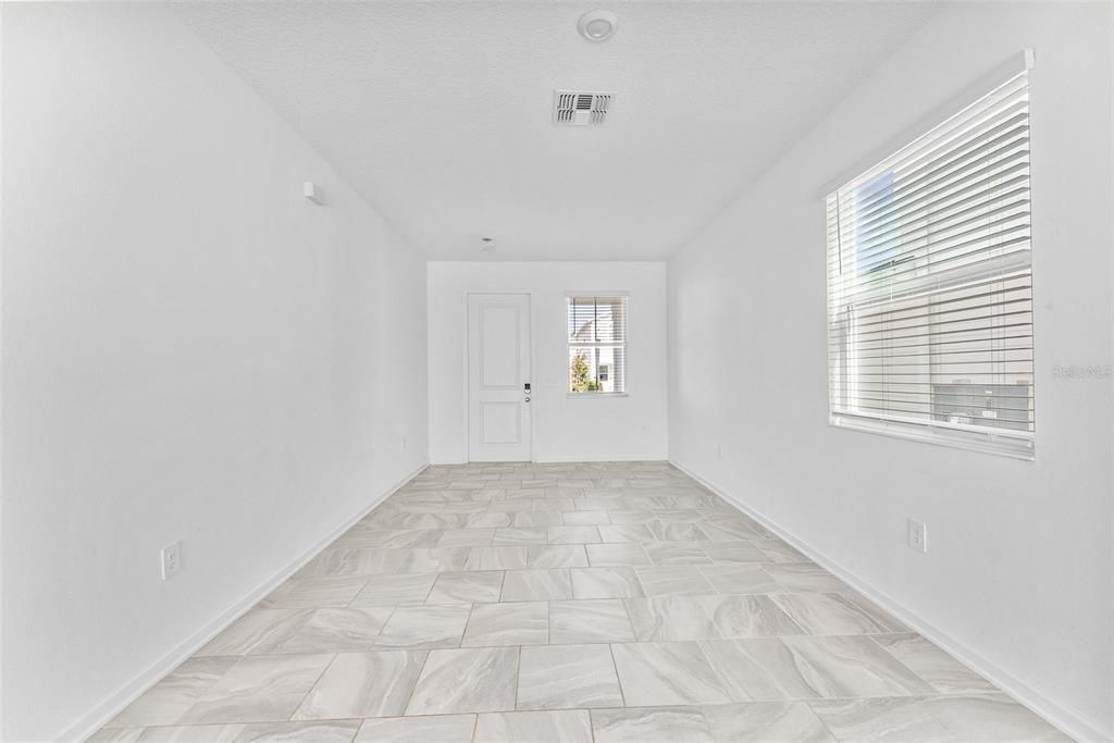 For Rent: $2,150 (3 beds, 2 baths, 1848 Square Feet)