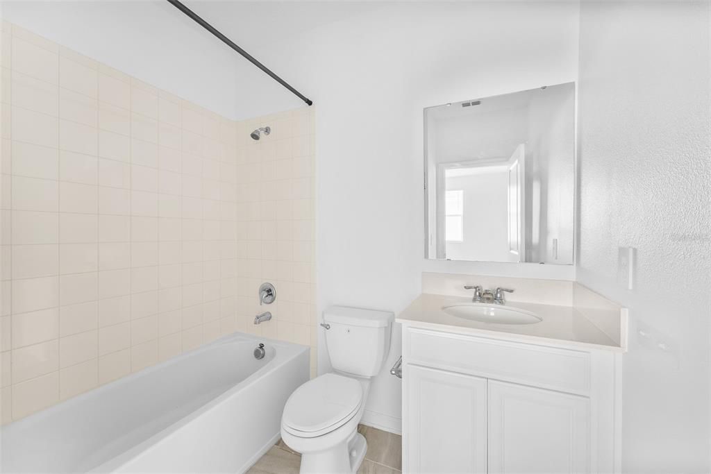 For Rent: $2,150 (3 beds, 2 baths, 1848 Square Feet)