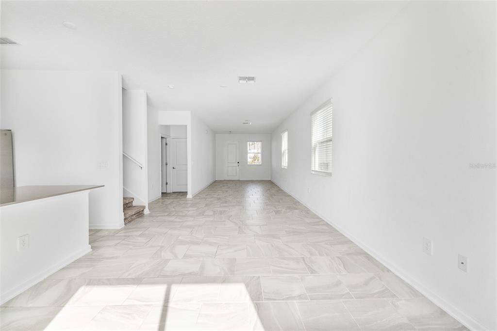 For Rent: $2,150 (3 beds, 2 baths, 1848 Square Feet)