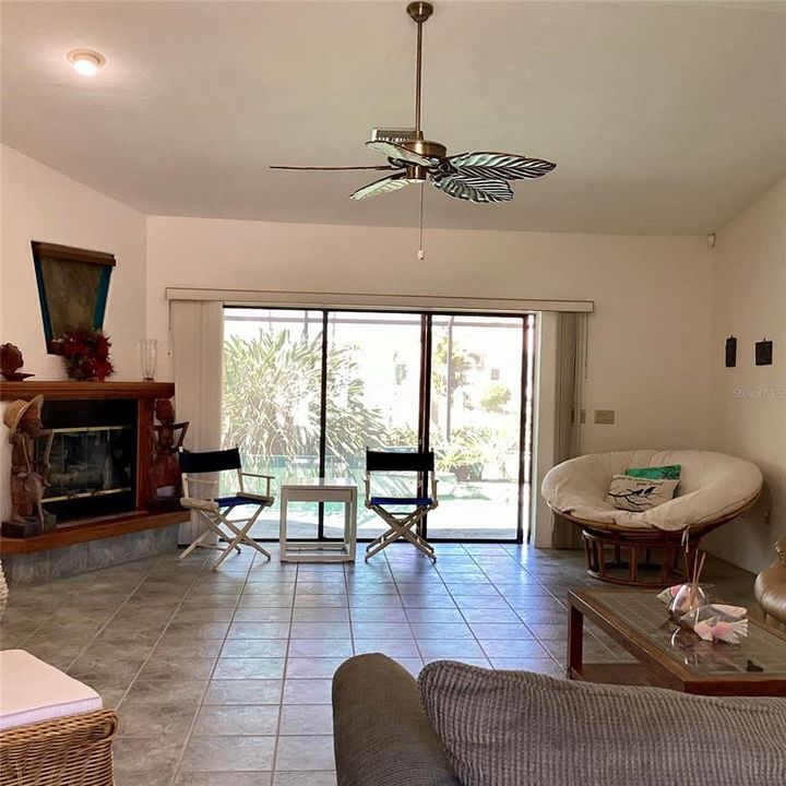 待售: $450,000 (3 贝兹, 2 浴室, 1811 平方英尺)