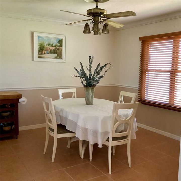 待售: $450,000 (3 贝兹, 2 浴室, 1811 平方英尺)