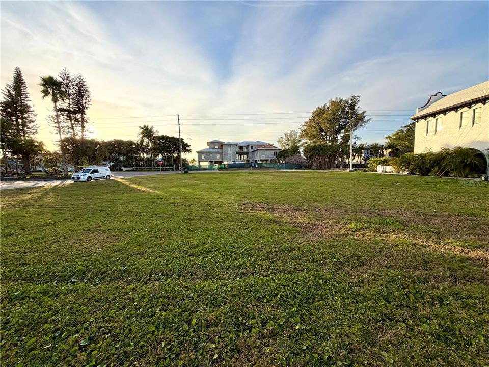 For Sale: $720,000 (0.30 acres)