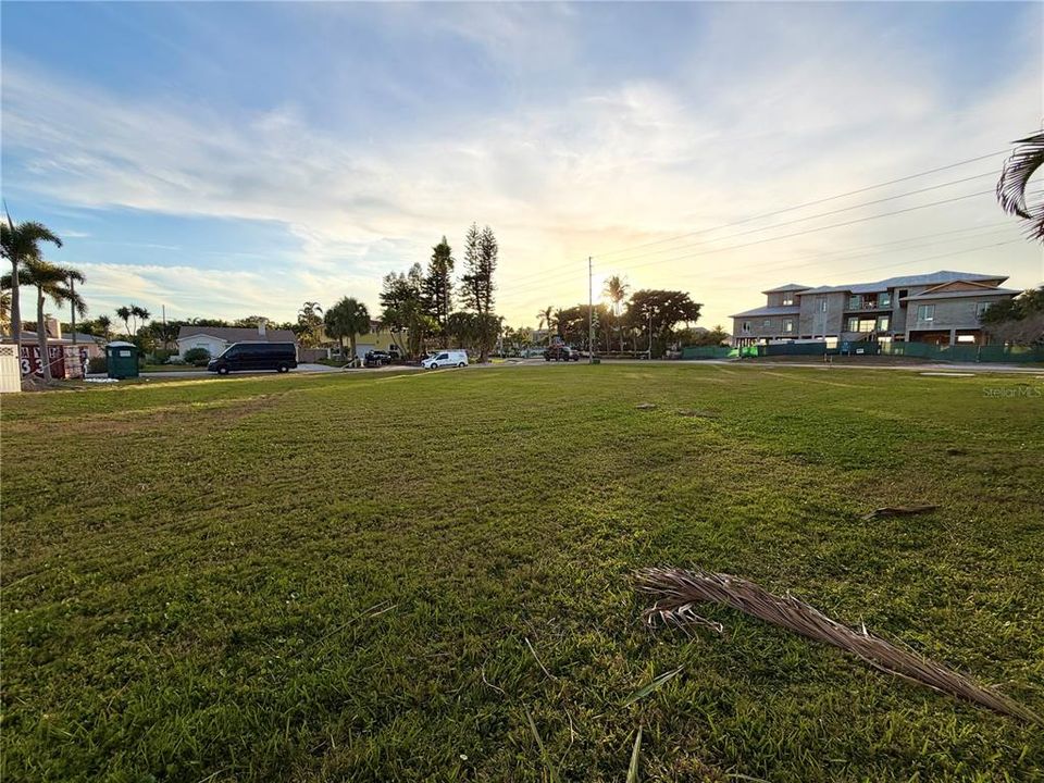 For Sale: $720,000 (0.30 acres)