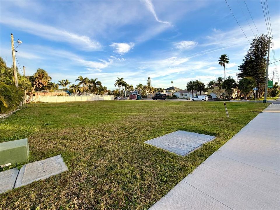 For Sale: $720,000 (0.30 acres)