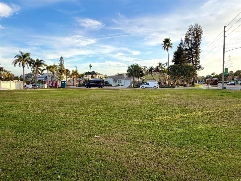 For Sale: $720,000 (0.30 acres)