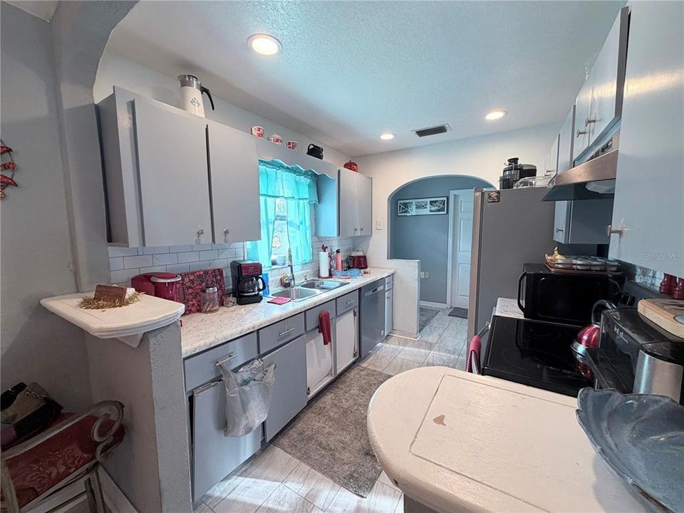 На продажу: $450,000 (3 спален, 3 ванн, 1684 Квадратных фут)