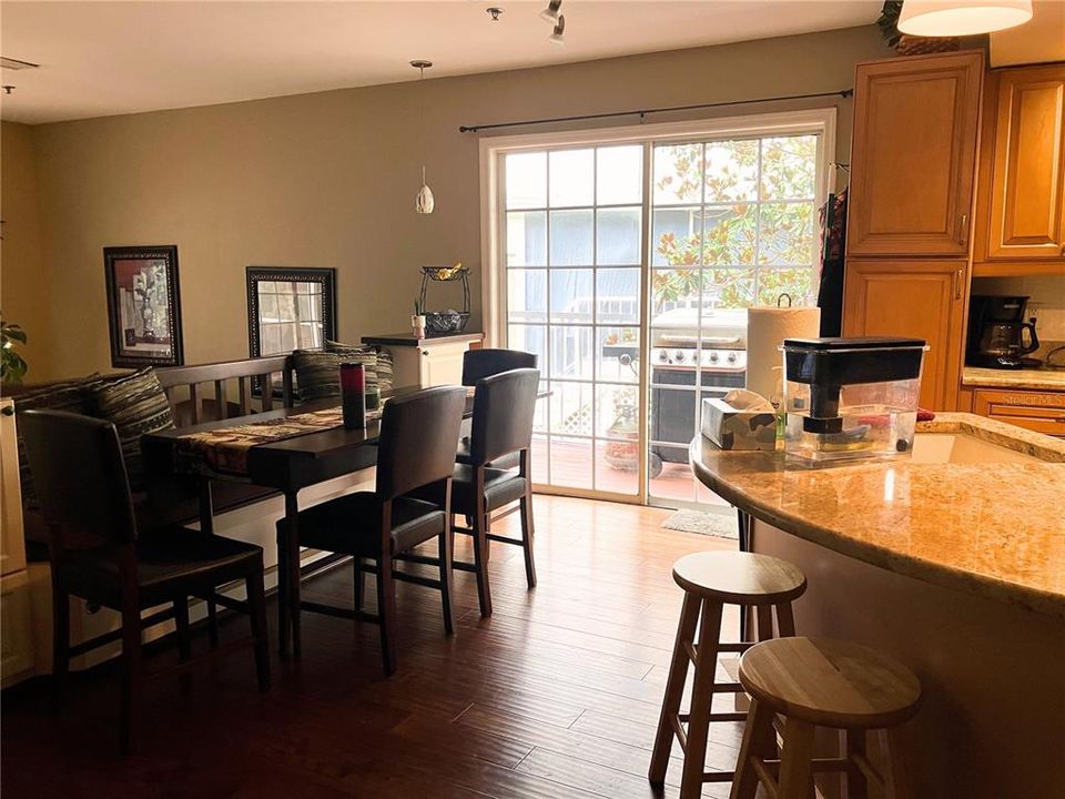 На продажу: $395,000 (3 спален, 3 ванн, 2357 Квадратных фут)