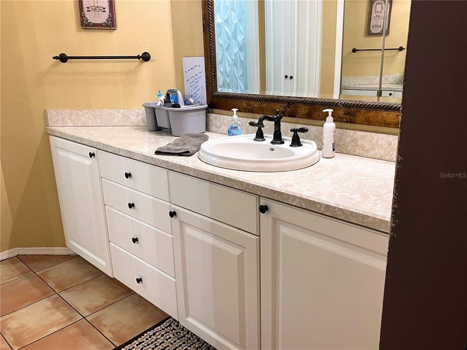 На продажу: $395,000 (3 спален, 3 ванн, 2357 Квадратных фут)