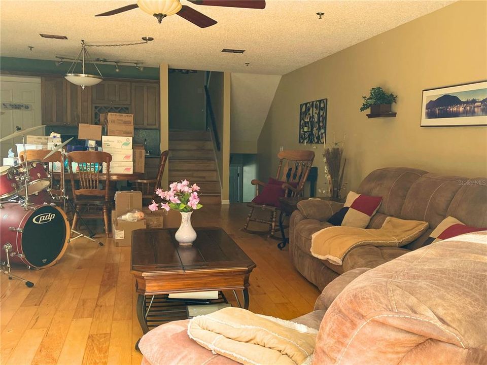 На продажу: $395,000 (3 спален, 3 ванн, 2357 Квадратных фут)